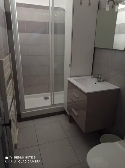 Appartement Au Coeur Du Village Sanary-sur-Mer Buitenkant foto